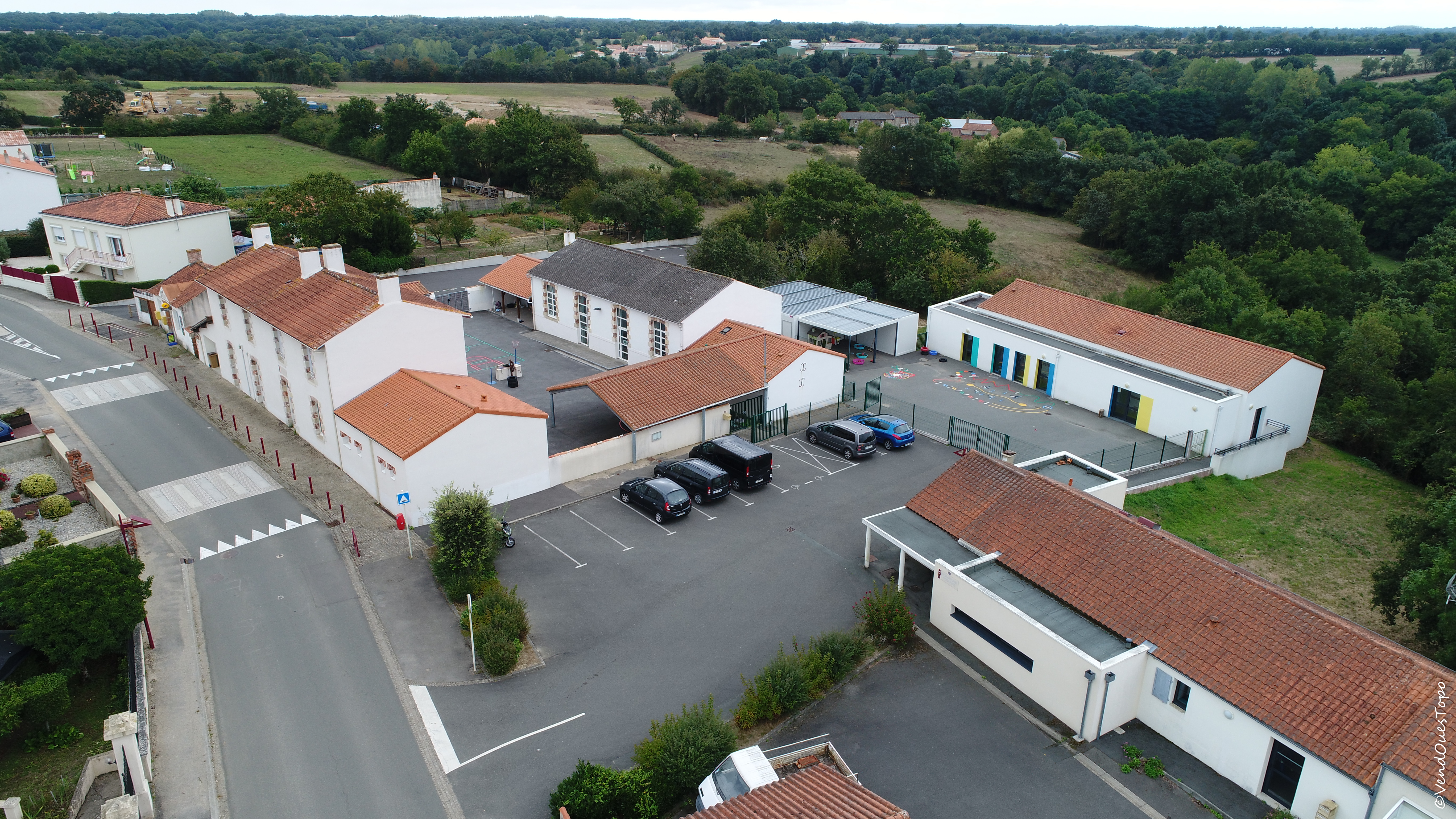 PETITS GAILLARDS