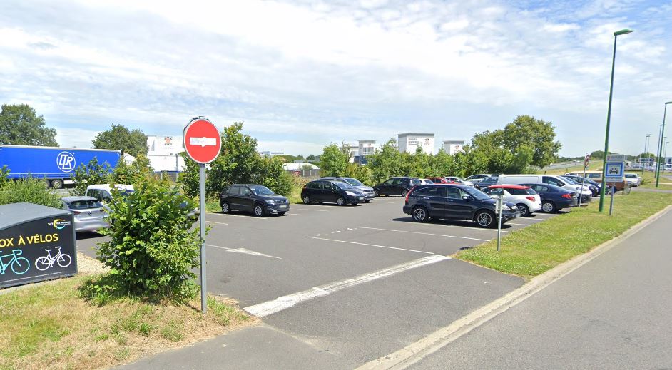 aire de covoiturage les achards